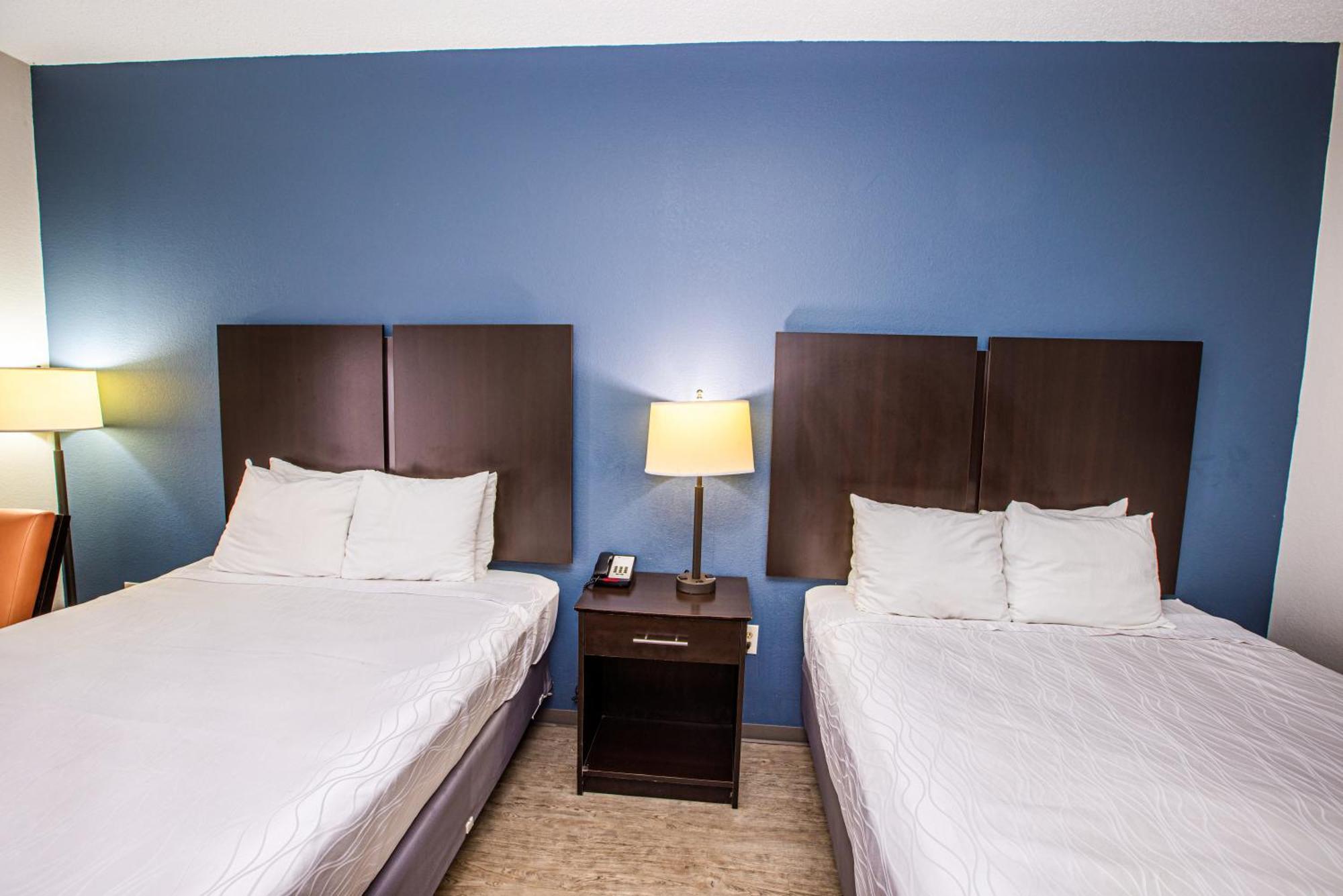 Queen Room Two Queen Beds Pet Friendly or Non-Smoking